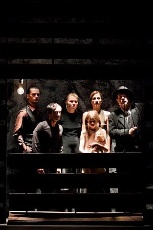 Demarcy-Mota: wooden elevator between two worlds